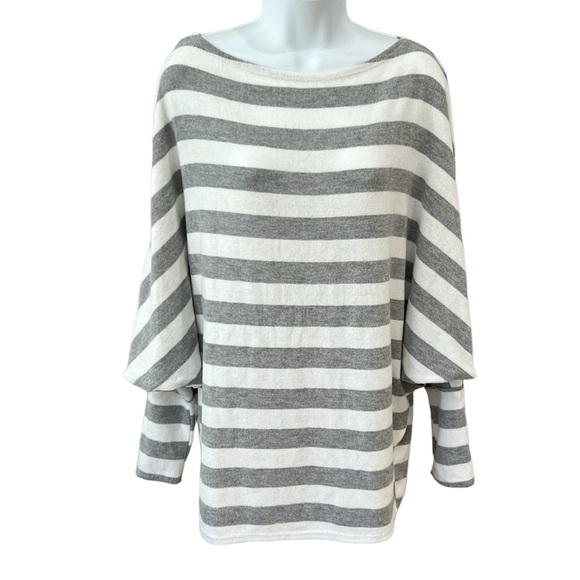 Pink Lily grey and white stripe 3/4  bat wing sleeve soft stretchy top medium - Picture 1 of 9
